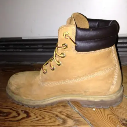 Timberlands mit Radiergummi säubern