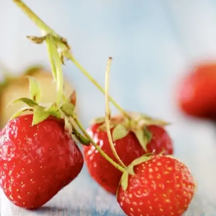 Erdbeeren entstielen