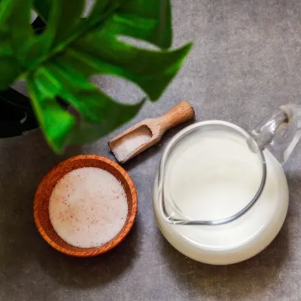 Preisgünstiges Ganzkörperpeeling aus Kondensmilch und Salz