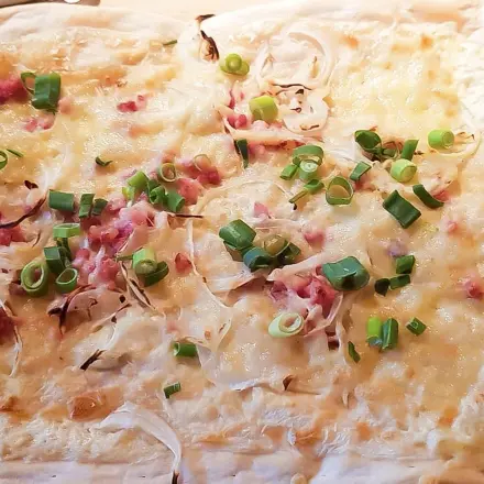Kalorienarmer gesunder Fake-Flammkuchen