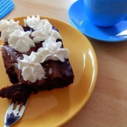 Cremiger, schokoladiger Sonntagskuchen