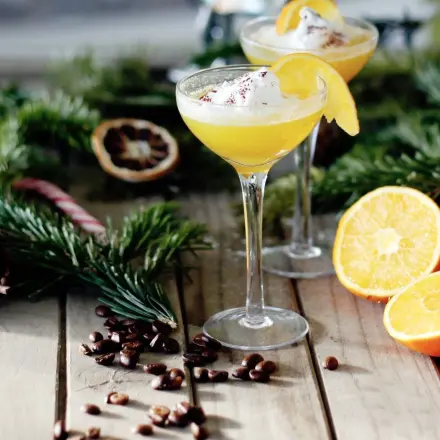 Apfelsinenlikör mit Kaffee