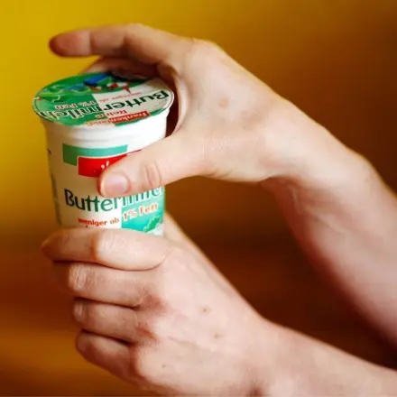 Buttermilch bleicht Pigmentflecken