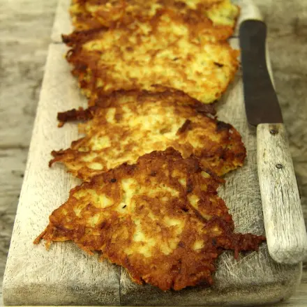Kartoffelrösti mit Frühlingszwiebeln