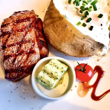 Grillsteaks einlegen im Gefrierschrank