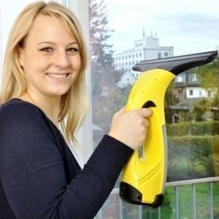 Fliegengitter leicht reinigen mit Kärcher Fenstersauger