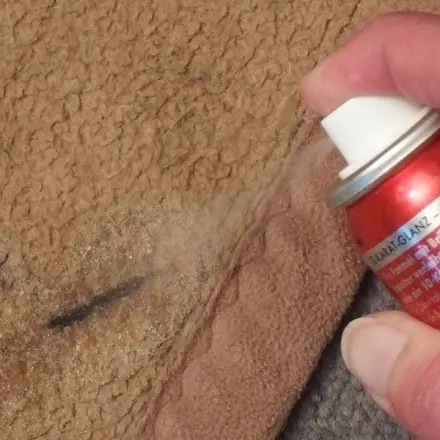 Marker-Flecken aus Kleidung entfernen