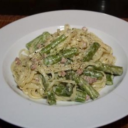 Linguine mit grünem Spargel