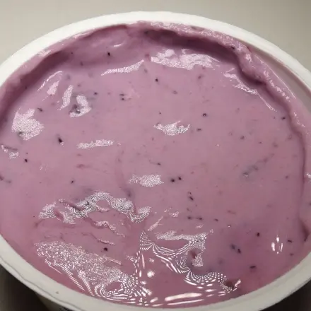 Fruchtjoghurt ohne Sägespäne und Zellstoff