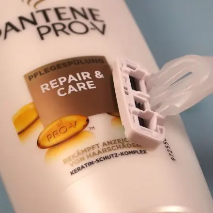 Pickelfreie "Bikinizone" mit Haarspülung