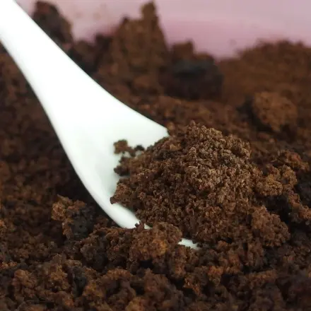 Besseres Hautbild durch Kaffeepeeling