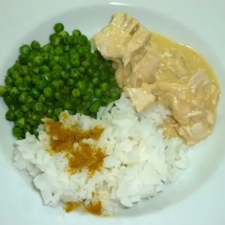 Hühnerbrustragout in Zitronenschaumsauce