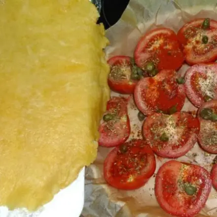 Gestürzte Tomatentarte - knuspriger Teig unten