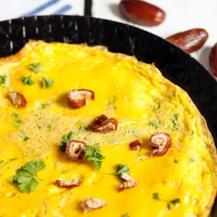 Rührei mit Datteln zum Frühstück