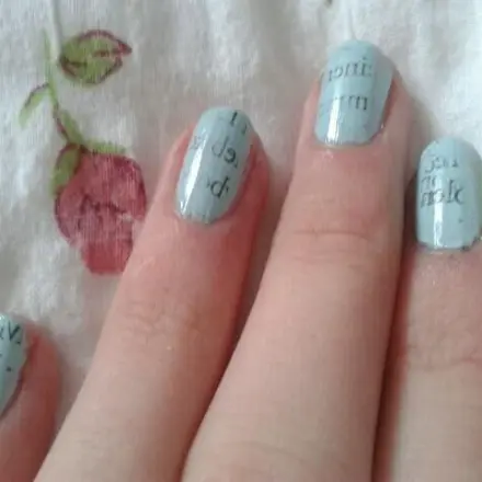 Newspaper Nagellack