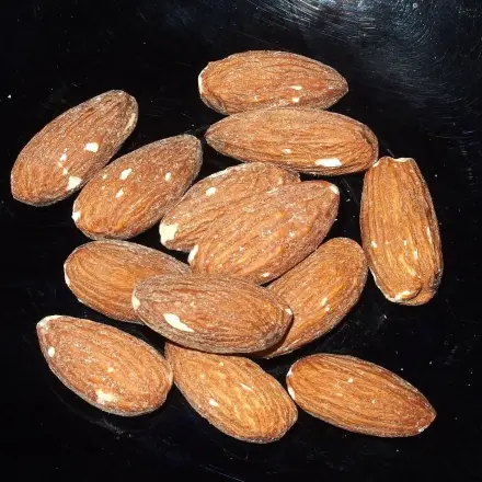 Mandelschalen für Gesichtspeeling verwenden