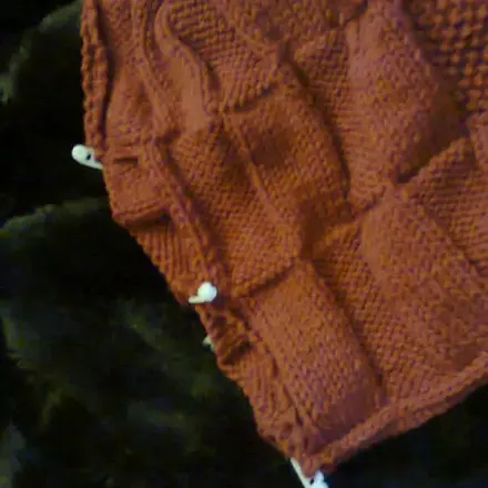 Strickteile leichter zusammennähen