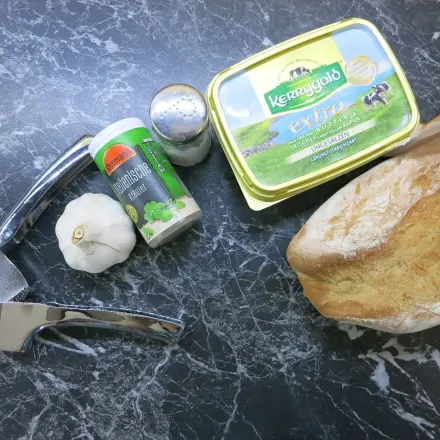 Selbstgemachte Knoblauchbutter