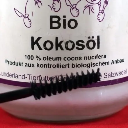 Wasserfeste Wimperntusche entfernen