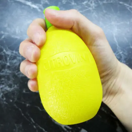 Verfärbte Fingernägel wieder weiß