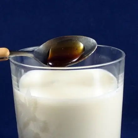 Honigmilch bei Halsschmerzen