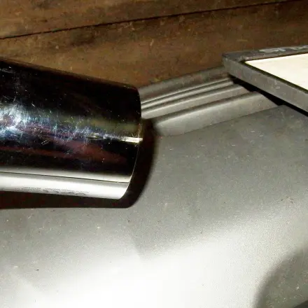 Kunststoffstoßstange auffrischen