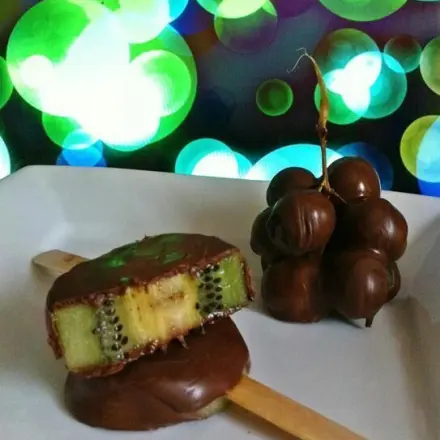 Schoko-Kiwi Lutscher