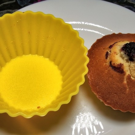 Muffins aus Silikonform lösen