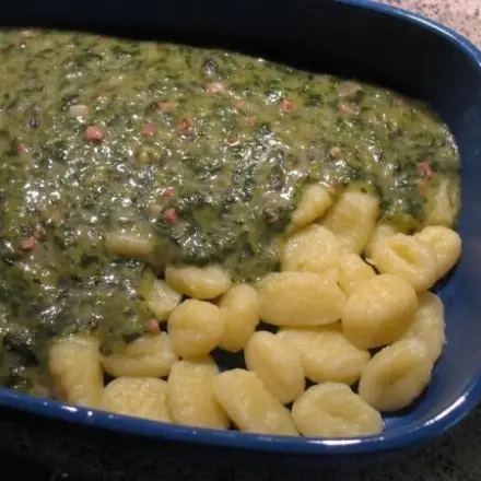 Gnocchi-Spinat-Auflauf mit Schinken