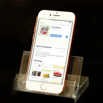 Alte Kassettenhülle als Handyhalter