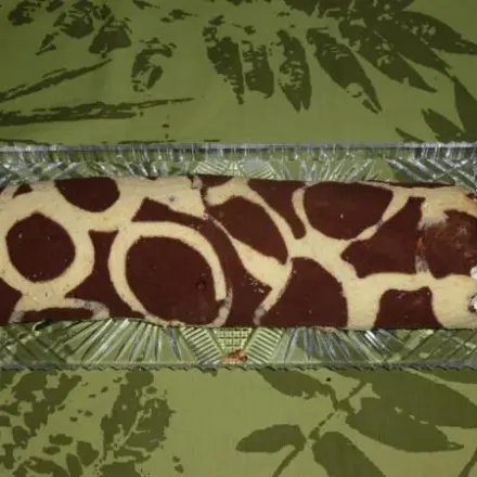 Gemusterte Biskuitrolle