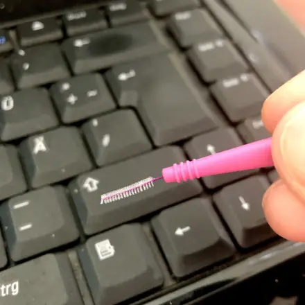 Tastatur-Zwischenraum reinigen