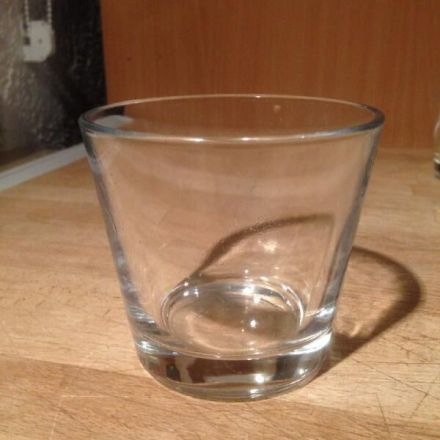 Wachsreste aus Glas entfernen
