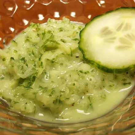 Gurkensalat mit Milch