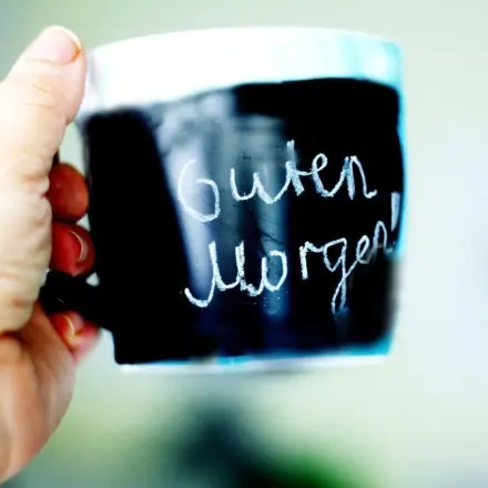 Tasse mit Tafellack lackieren