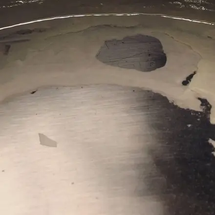 Wie bekommt man die Kalkflecken im Wasserkocher weg?