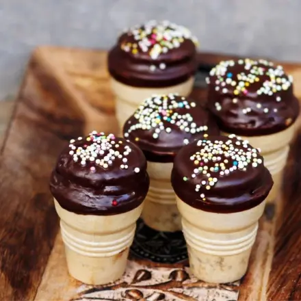 Muffins im Waffelbecher