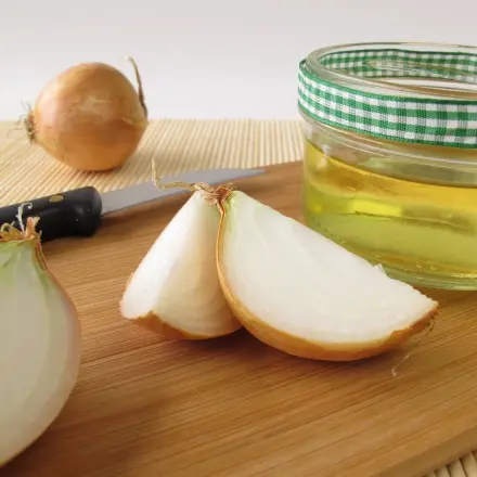 Zwiebelsaft gegen Halsschmerzen
