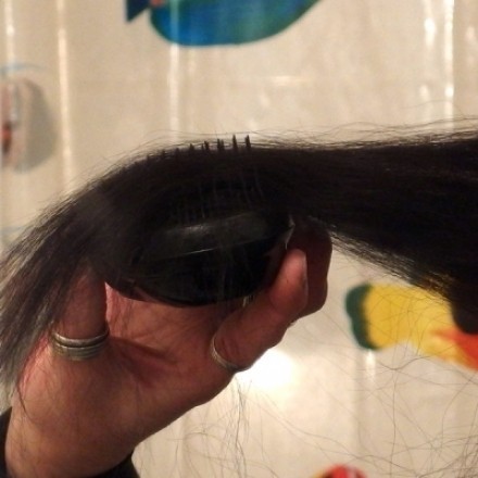 Lange oder verklettete Haare leichter bürsten