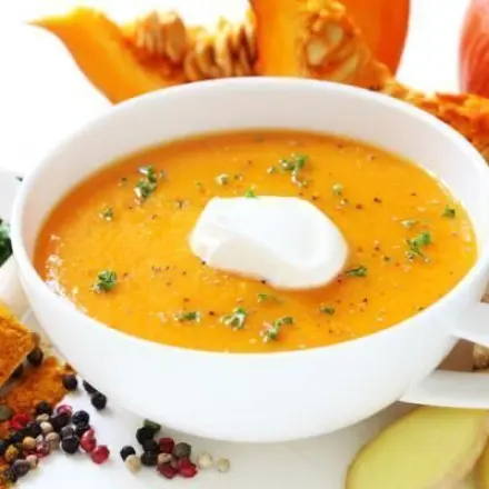 Pikante Kürbis- oder Möhrensuppe