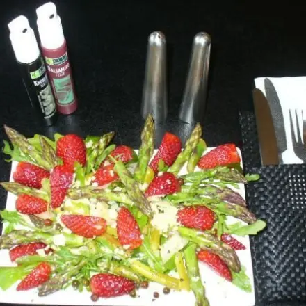 Fruchtiger Spargelsalat - gesunde Vitaminbombe