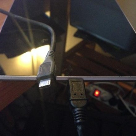 Micro USB wackelig