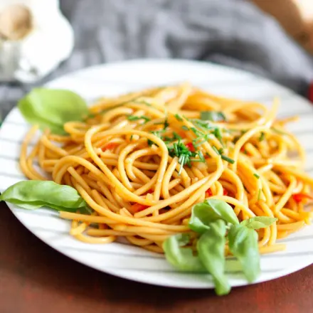 Asiatischer Spaghettisalat