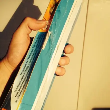 Frischhaltefolie abreißen