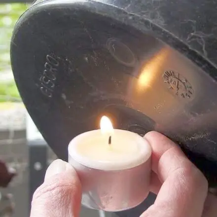 Abflusslöcher in Kunststoff-Blumentöpfe machen