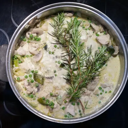 Huhn-Gemüse-Topf mit Rosmarin