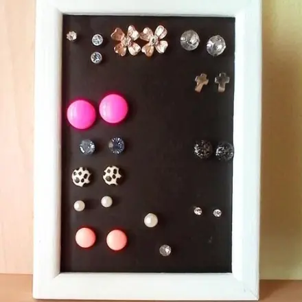 Aufbewahrung für Ohrringe und Ohrstecker selber machen