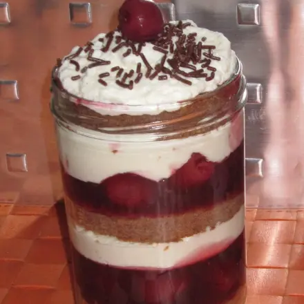 Schwarzwälder Kirschtorte aus dem Glas
