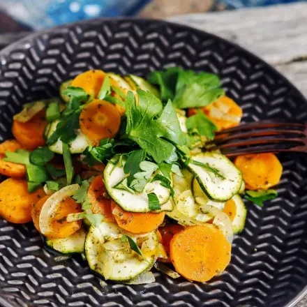 Zucchini-Möhren-Gemüse