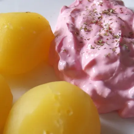 Pellkartoffeln mit Rote-Bete-Quark